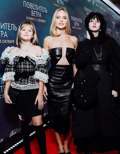 Дочь певицы Глюкозы объяснила, почему не общается с младшей сестрой