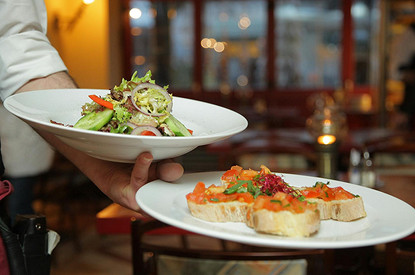 Врач рассказала, какие ужины способствуют набору лишнего веса