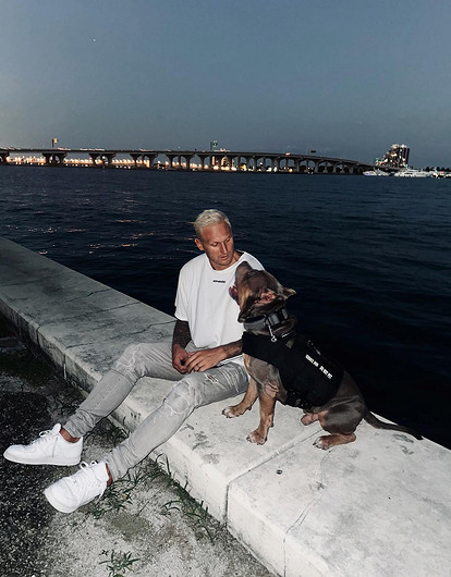 Янис Тимма прилетел в Москву, чтобы спасти брак с Анной Седоковой