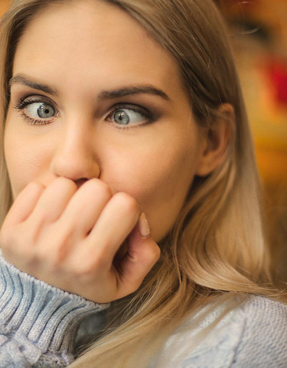 Врач предупредила о серьезных последствиях привычки грызть ногти