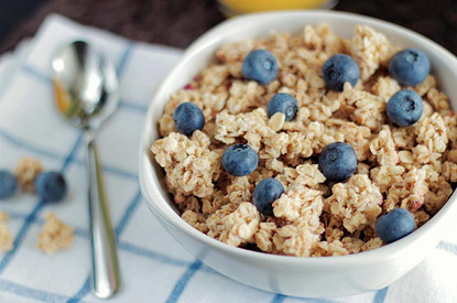 Диетолог рассказала о пользе разгрузочных дней на овсянке