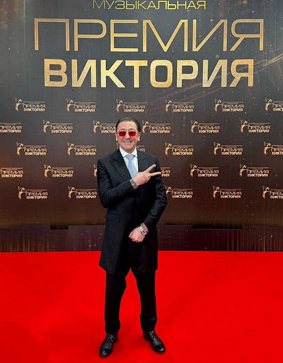 Григорий Лепс заявил о желании завести троих детей с 18-летней невестой