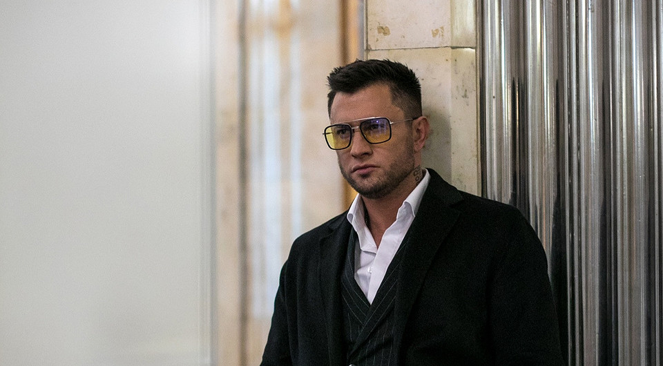 Мать и жена Павла Прилучного подали иски о взыскании алиментов