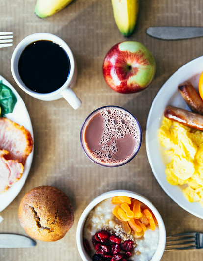 Одной категории людей посоветовали отказаться от двух продуктов на завтрак