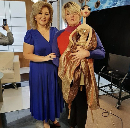 Оксана Чабанюк справа 