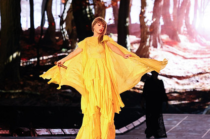 Тейлор Свифт стала самой богатой женщиной-музыкантом в мире