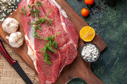 Как правильно хранить мясо в холодильнике и в морозилке