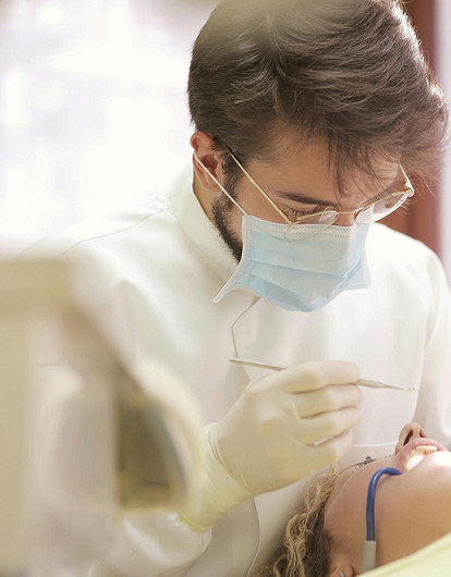 Стоматолог раскрыл опасные народные средства от зубной боли