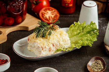 Салаты на Новый год: 10 вкусных и простых рецептов