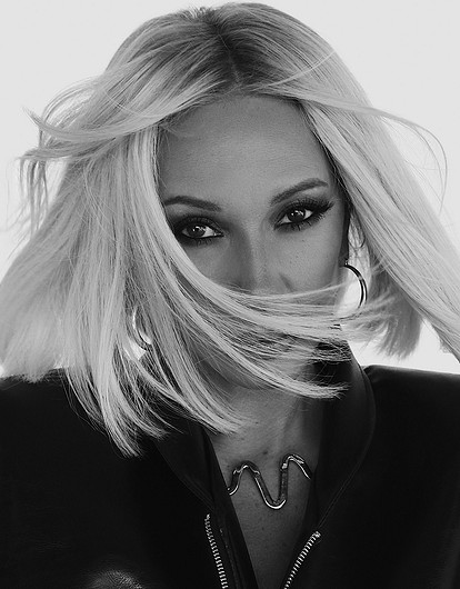 Лера Кудрявцева призналась, что молодой муж шутит про ее фигуру