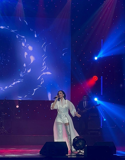 Певица Слава чуть не потеряла сознание на сцене во время выступления