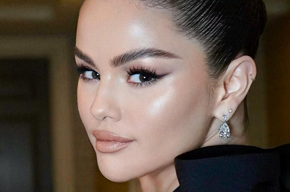 Певица Селена Гомес раскрыла, с какими трудностями столкнулась из-за ранней популярности