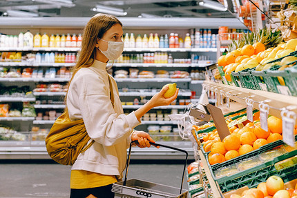 Диетолог рассказала, какие продукты лучше не покупать в магазине