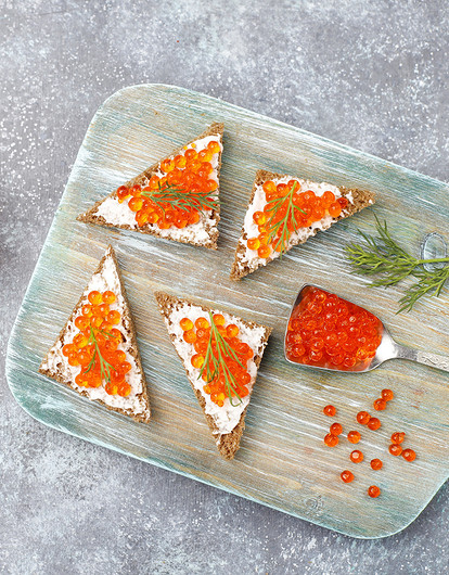Бутерброды с икрой: 25 вкусных и оригинальных идей для праздничного стола