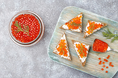 Бутерброды с икрой: 25 вкусных и оригинальных идей для праздничного стола