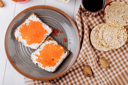 Бутерброды с икрой: 25 вкусных и оригинальных идей для праздничного стола