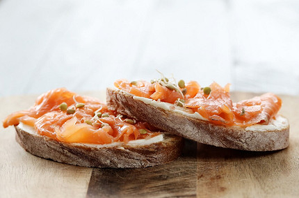 Бутерброды с икрой: 25 вкусных и оригинальных идей для праздничного стола