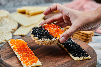 Бутерброды с икрой: 25 вкусных и оригинальных идей для праздничного стола