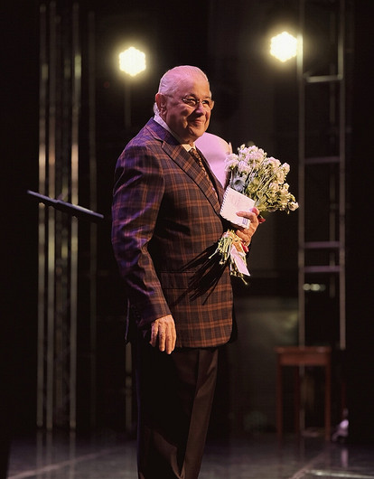 Юморист Евгений Петросян подал иск против дочери