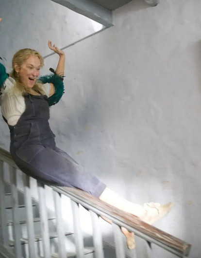 Почему пожилые люди ведут себя как дети и как правильно на это реагировать