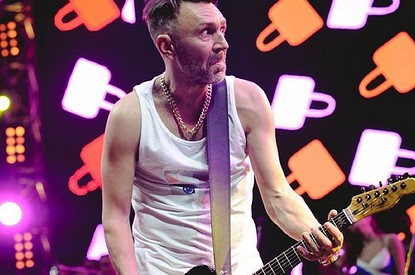 Лидер «Ленинграда» Сергей Шнуров оценил работу с Инстасамкой