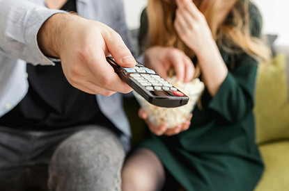 Названы непопулярные фильмы, которые можно посмотреть перед Новым годом