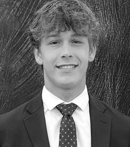 Ушел из жизни 16-летний актер из «Наследия» Хадсон Мик