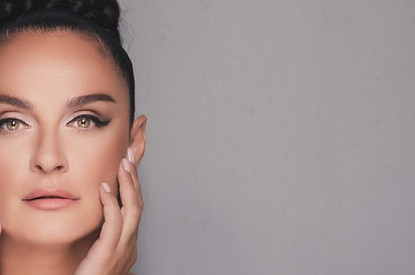 Певица Елена Ваенга перенесла концерт из-за болезни