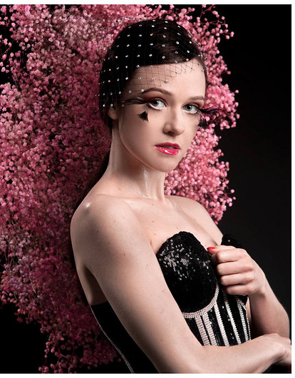 Звезды рассказали, в чем будут встречать год Змеи