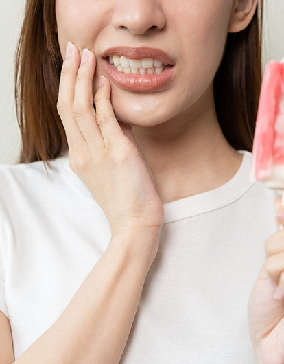 Чувствительность зубов: почему она усиливается и как это исправить