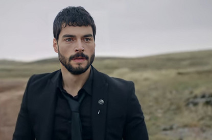 Акын Акынезю: биография, личная жизнь и лучшие роли звезды сериала «Ветреный»