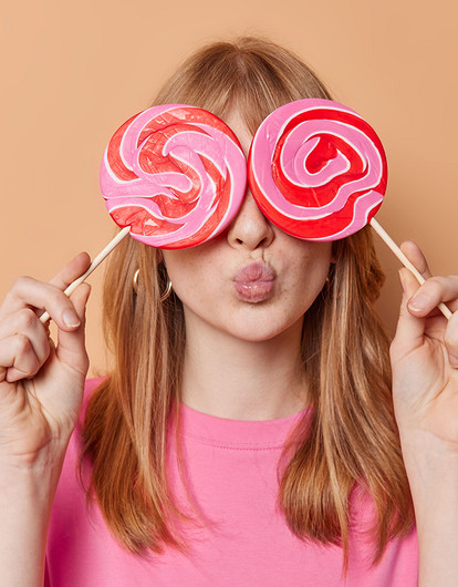 Синдром сахарного лица: как тяга к сладкому отражается на коже