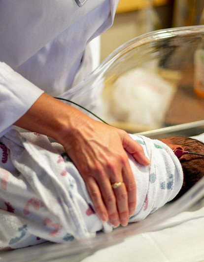 В США не подозревавшая о беременности женщина родила в туалете на работе