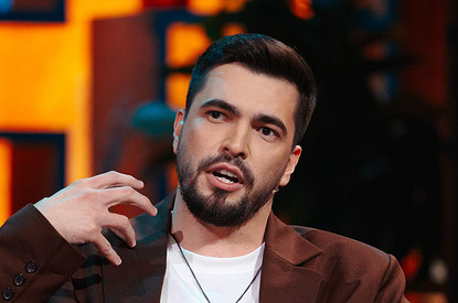 Телеведущий Вячеслав Макаров назвал звезду «Великолепного века» Бурака Озчивита по-русски открытым