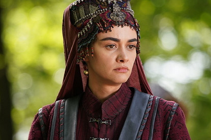 Ханде Сорал: биография, личная жизнь и лучшие роли звезды сериала «Королек — птичка певчая»