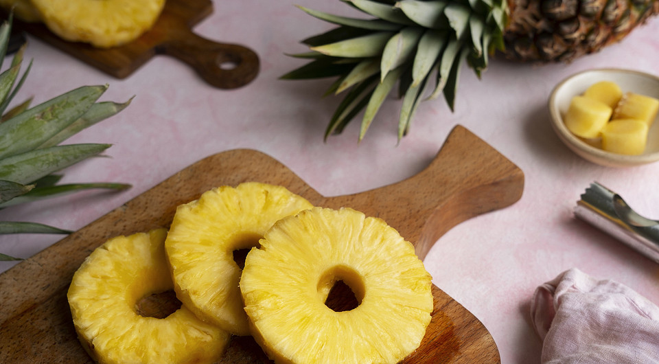 Что приготовить с ананасами: 14 рецептов из свежих и консервированных плодов