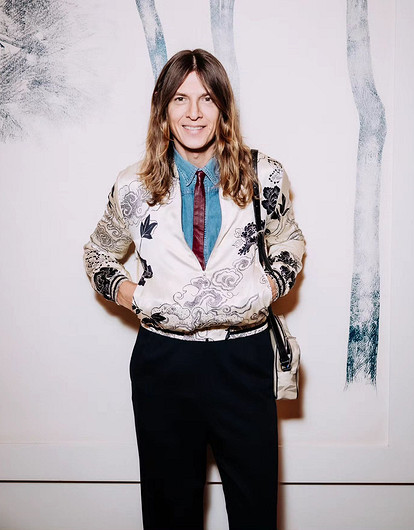 Стилист Влад Лисовец назвал одежду в стиле 2000-х годов трендом весны