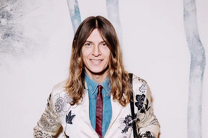 Стилист Влад Лисовец назвал одежду в стиле 2000-х годов трендом весны