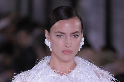 Супермодель Ирина Шейк продемонстрировала поклонникам лицо без макияжа