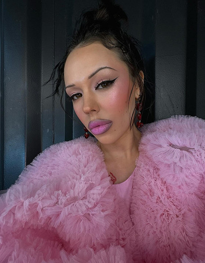 Инстасамка отменила тур по России