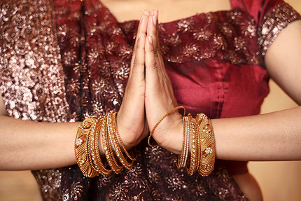 Красота по-индийски: 10 полезных привычек для женщин из аюрведы 