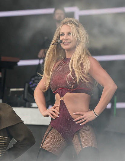 Бритни Спирс опубликовала обнаженные фото с пляжа