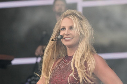 Бритни Спирс опубликовала обнаженные фото с пляжа