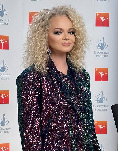 Лариса Долина рассказала о попытке изнасилования и полученном ножевом ранении