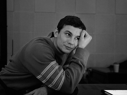 Звезде сериала «Слово пацана» Никите Кологривому вынесли приговор за дебош в баре Новосибирска