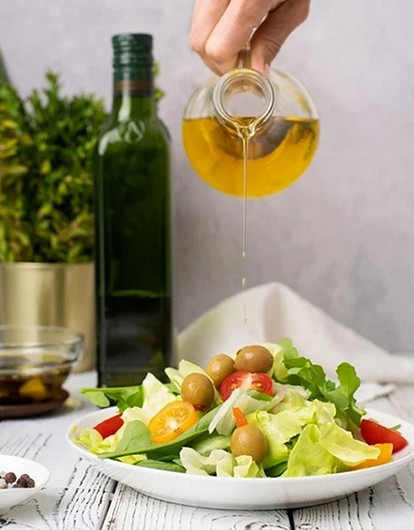 25 рецептов заправок для салатов из овощей, которые легко сделать самой