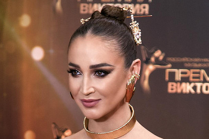 Ольга Бузова расплакалась после встречи с бывшим возлюбленным Давой