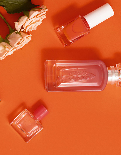 Популярные женские духи 2024: ароматы, о которых мечтает каждая