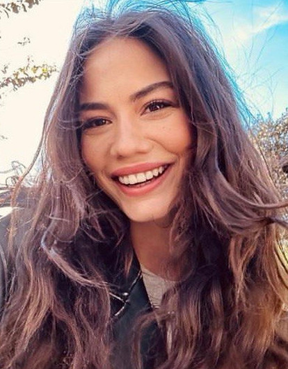 Демет Оздемир: биография, страсти в личной жизни и лучшие роли звезды  «Ранней пташки»