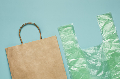 Как сложить пакеты компактно и красиво: 5 простых способов